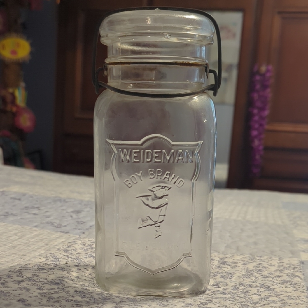 Weideman Boy Brand Jar with Snap Lid